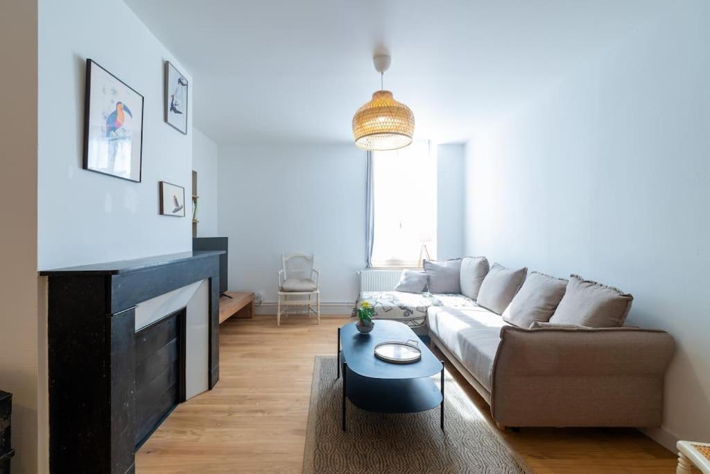 Appartement Meuse & Mono, En Hyper Centre Charleville-Mezieres Exterior foto